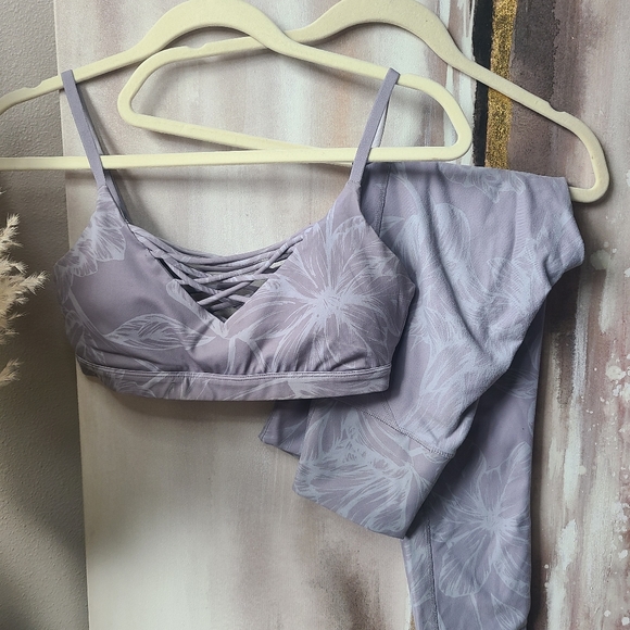 Fabletics Active Set - Picture 1 of 1